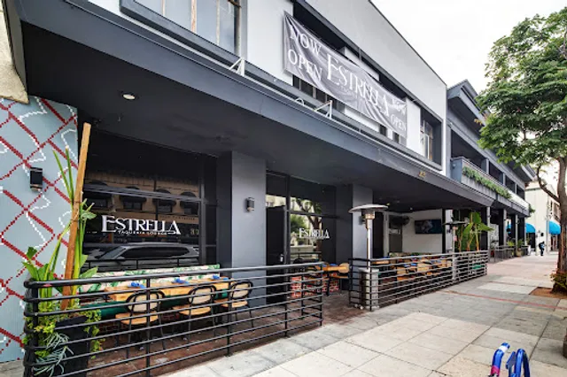 Estrella Taqueria Lounge