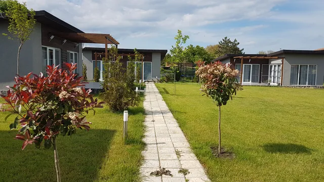 Kъщи за гости Крапец Холидей ( Guest Houses Krapets Holiday )