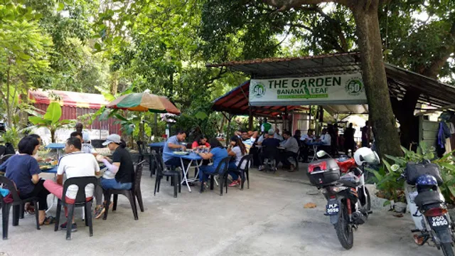 THE GARDEN BANANA LEAF