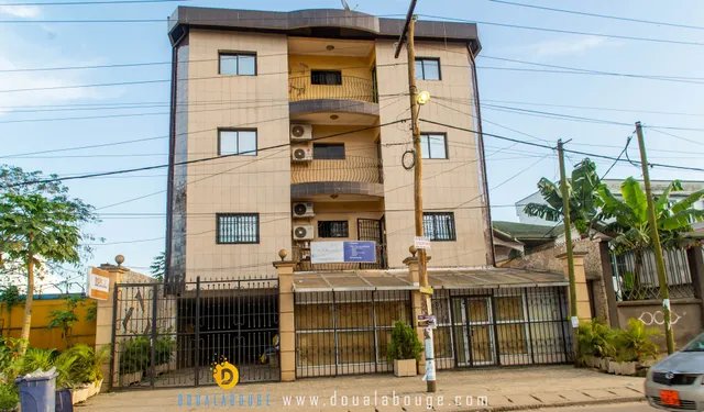 Royal Oaks residence