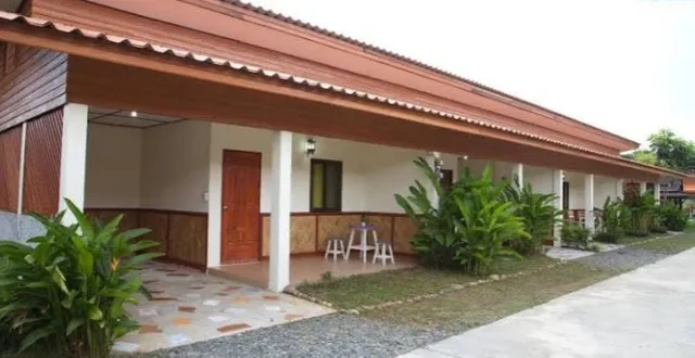 โรงแรมบ้านพิมฟ้า