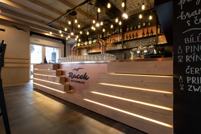 Restaurace a penzion Racek