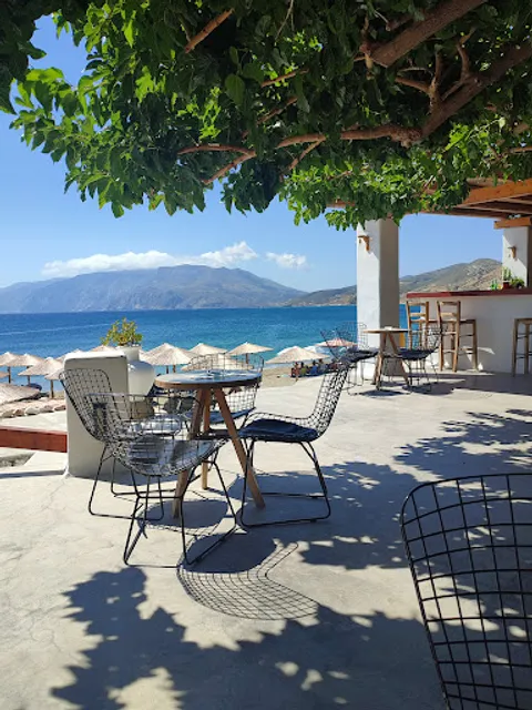 Kavoures Beach Restaurant