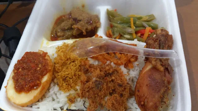 Mallias Child Restaurant