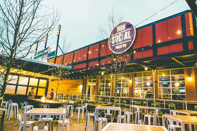 1100 Social at Stateside Live!