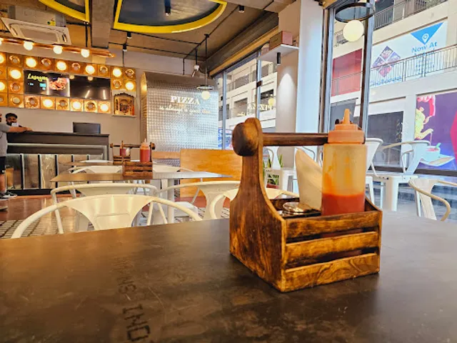 La Pino'z Pizza, Maruti Solaris Annex