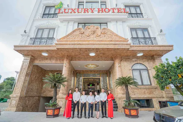 Khách sạn Luxury Hotel Ecopark Văn Giang
