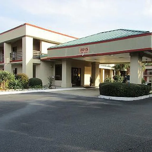 New Valdosta Inn & Suites