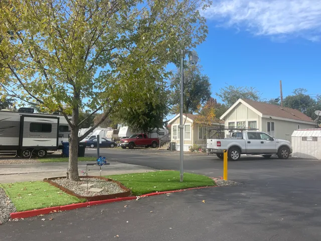 College Oaks Mobile Home & RV Park