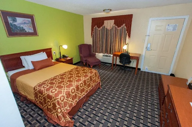 Travel Lounge by Wyndham