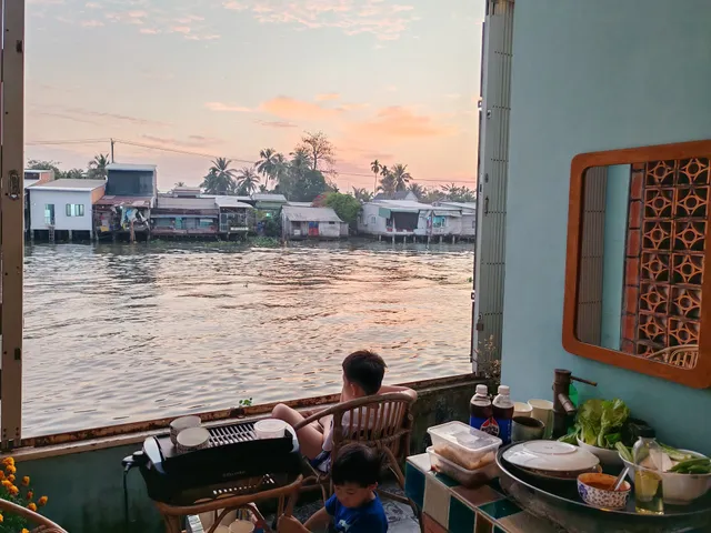 Nam Thi Holiday Home