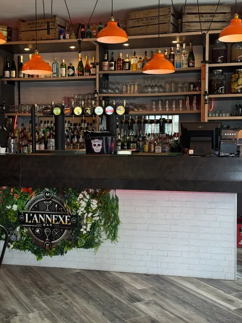 L’Annexe bar