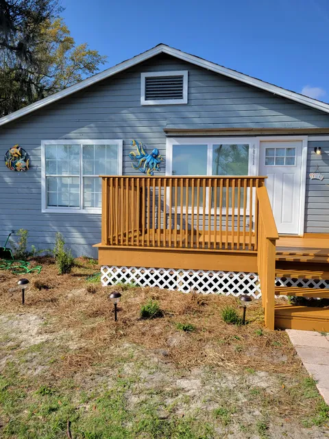 Cozy Cottage - Pet Friendly Short Term Rental in Panama City, FL