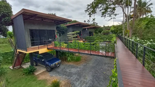 COPTER Chill RESORT by lyn cafe