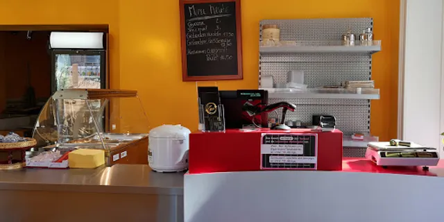 Lynn's Thai Shop and Take Away