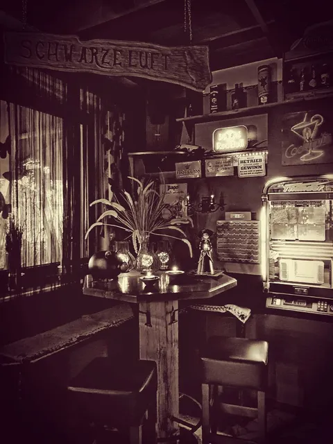 Café-Bar Adrianos "Schwarze Luft"