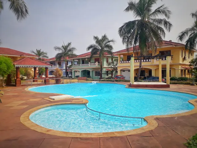 OYO Home 18509 Pool View 4BHK