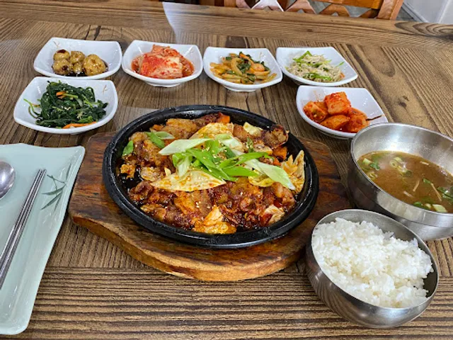 Ummason restaurant(Don Antonio Branch)