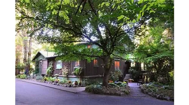 Morrisons Rogue Wilderness Lodge