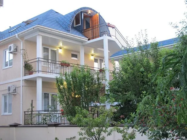 Morskoy Priboy, Gostevoy Dom