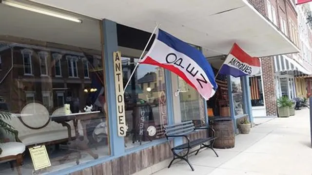 High Hats Antique Mall