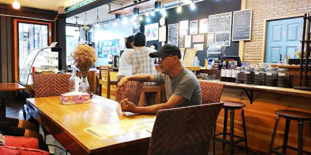 Totti Coffee Chalong-Krung Soi.8 Wat Suthapot