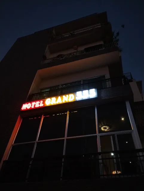 Hotel Grand 555