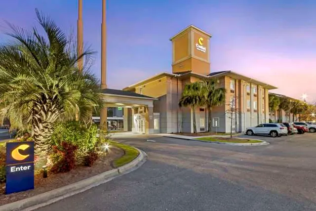 Comfort Inn & Suites Charleston Airport Convention Center