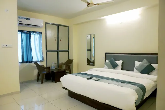 Hotel SK Residency - Rajkot