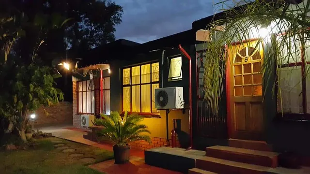 Lekkerbly Chalet Guest House