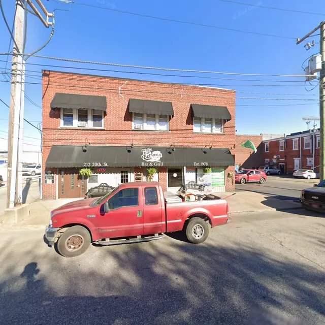 The Club Inn Between Bar & Grill