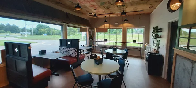 Stud Muffins Cafe & Bakery