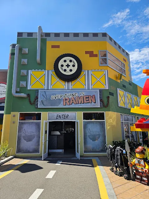 Wok 'N' Bowl Ramen (inside Lego land)