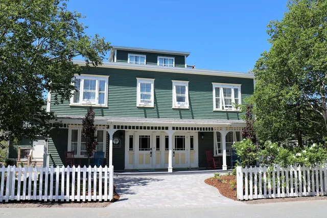 Rosewood Suites at Trinity