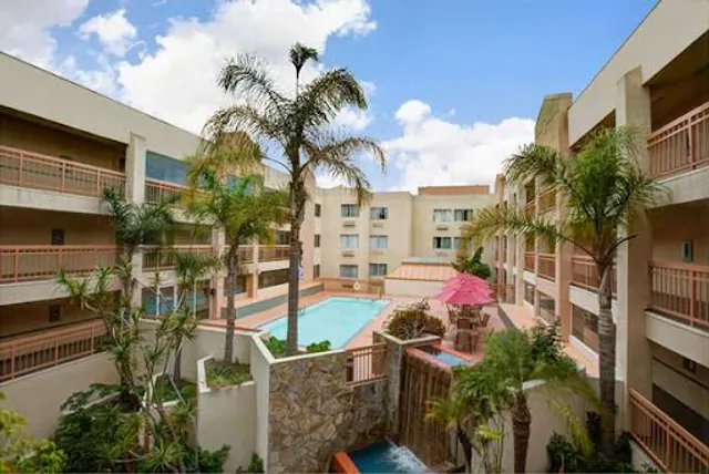 Ramada by Wyndham Hawthorne/LA Stadium