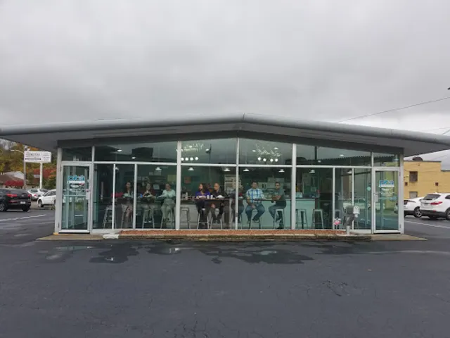 Pita: A Sandwich Stop