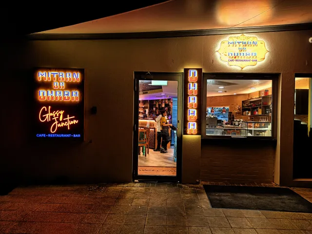 Mitran Da Dhaba Glassy Junction