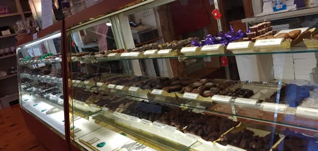Neuchatel Chocolatier