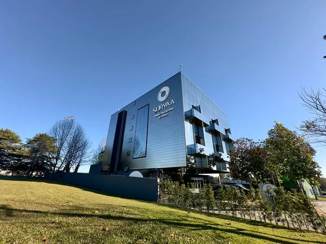 Suryaa Hotel Pinhais, Curio Collection by Hilton