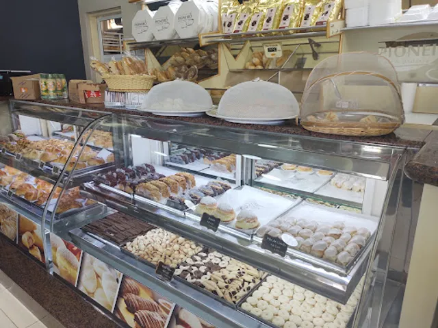 Pioneiro's coffee & bakery