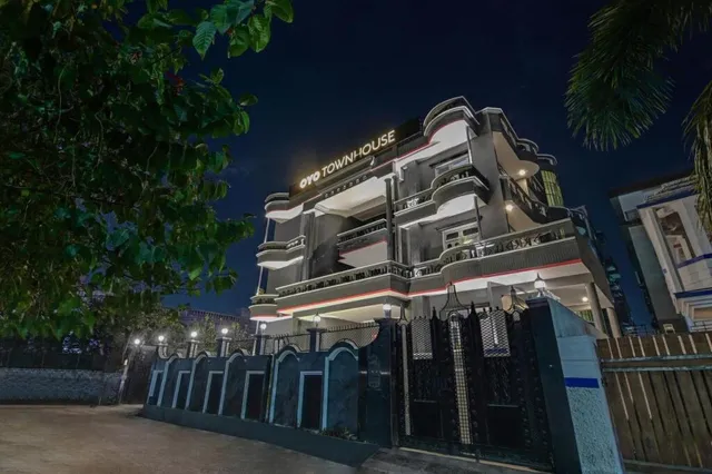 Townhouse Vijay Khand Gomti Nagar