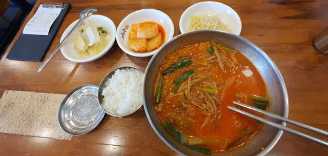 이화수전통육개장 서대문 정동점