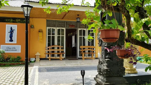 Dewi Sri Guest House