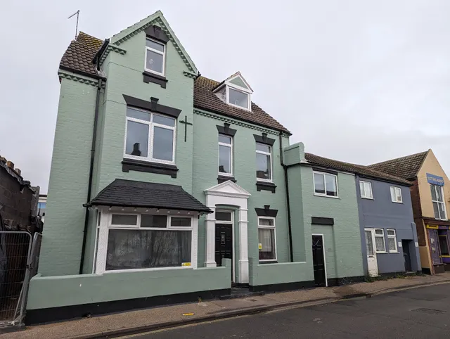 Logan Lodge: Seaside Villa by Sophie