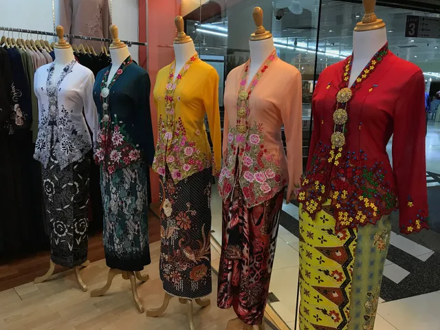 Butik Bee Gee - Kebaya Nyonya & Baju Kurung