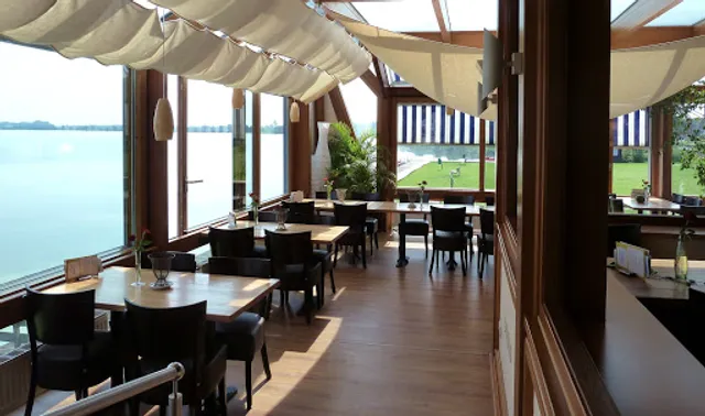 Café und Restaurant Dobbendeel