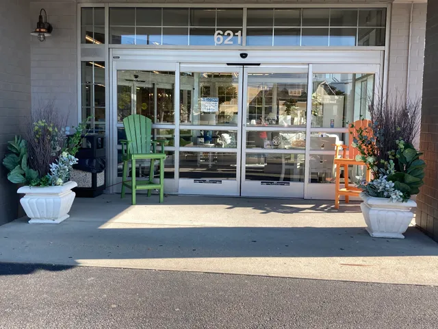 Cardi’s Furniture & Mattresses