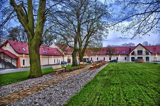 Dwór Kolesin Hotel i Restauracja