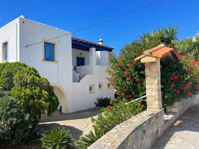 Green Parrot Apartments