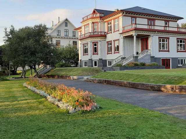 Atlantic Apartments & Rooms